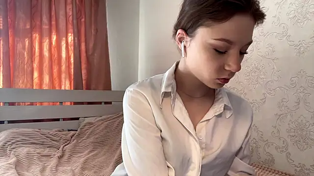 aera elese online show from March 18, 2026, 9:12 am