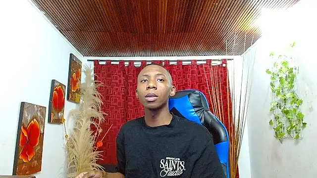 milo018 online show from March 3, 2026, 7:54 pm