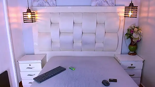 Santiago Ortiz  online show from March 4, 2026, 6:15 pm