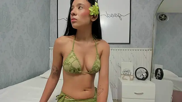 Snapshot of beautydoll18_ chatting on May 28, 2026, 10:11 am beautydoll18 online show from May 28, 2026, 10:11 am