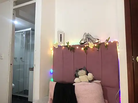 Snapshot of RebecaPalmer chatting on February 20, 2026, 6:59 am RebecaPalmer online show from February 20, 2026, 6:59 am