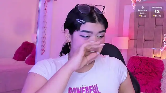 AnniJones online show from April 11, 2026, 3:03 am