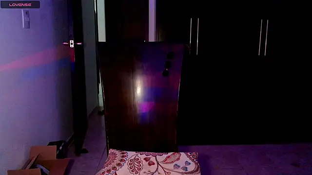 MiaDiamontLatin online show from March 4, 2026, 12:51 am