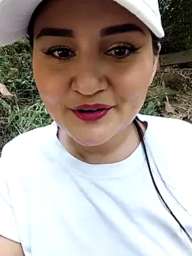 yissela92 online show from March 10, 2026, 4:00 pm