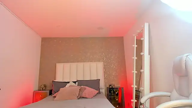 AmyRider  online show from April 5, 2026, 11:44 pm