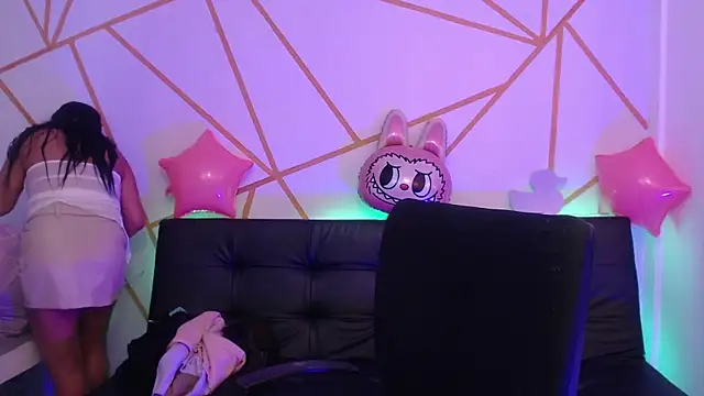 Snapshot of yvanna__smith chatting on February 27, 2026, 4:23 am yvanna smith online show from February 27, 2026, 4:23 am