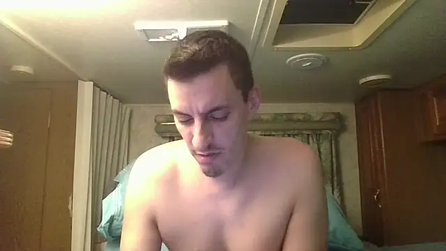 Snapshot of luverrboyy chatting on June 25, 2026, 2:42 am luverrboyy online show from June 25, 2026, 2:42 am