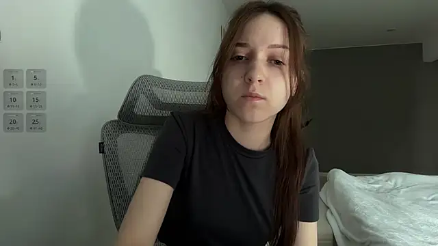 monnymoonn online show from May 29, 2026, 4:18 am