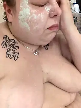 HottieHunter  online show from February 25, 2026, 9:14 pm