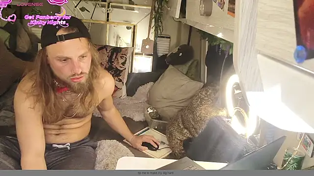 Snapshot of Juli_Corn chatting on April 16, 2026, 12:55 am Juli Corn online show from April 16, 2026, 12:55 am