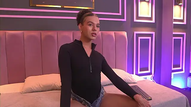 Snapshot of Luxa_Velvet chatting on February 20, 2026, 12:18 pm Luxa Velvet online show from February 20, 2026, 12:18 pm