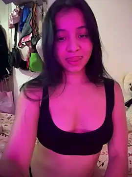 SophyAdams online show from March 17, 2026, 7:33 am