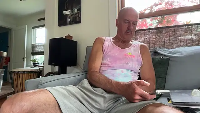 Snapshot of Guy__Grey chatting on June 26, 2026, 1:28 pm Guy Grey online show from June 26, 2026, 1:28 pm