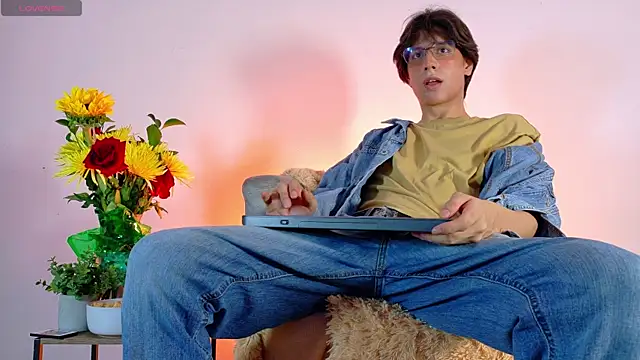 lui x dust online show from April 4, 2026, 3:35 am