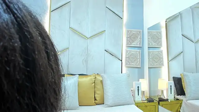 Snapshot of KarinaaCoxx chatting on July 2, 2026, 12:00 pm KarinaaCoxx online show from July 2, 2026, 12:00 pm