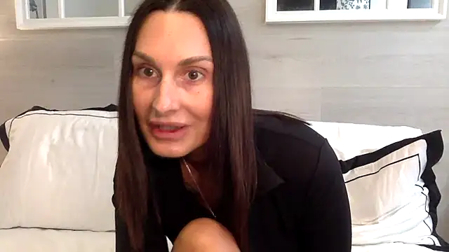 ms lara online show from March 5, 2026, 11:18 am