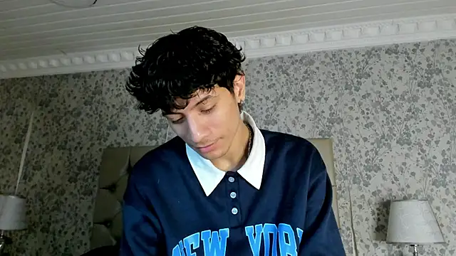 LeoFeniix online show from March 13, 2026, 4:28 am