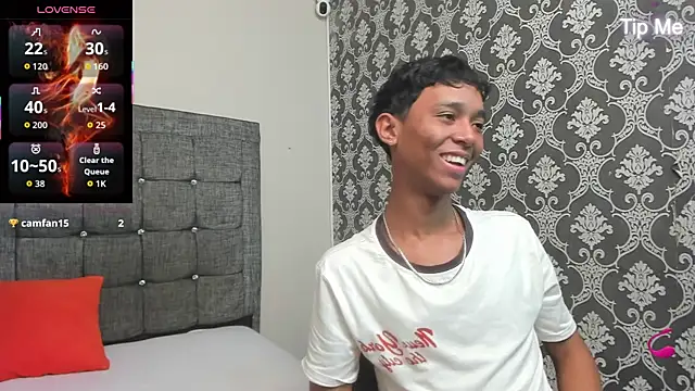 Little Twink19x online show from March 29, 2026, 7:37 pm