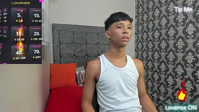 Snapshot of Little_Twink19x chatting on May 29, 2026, 8:26 pm Little Twink19x online show from May 29, 2026, 8:26 pm
