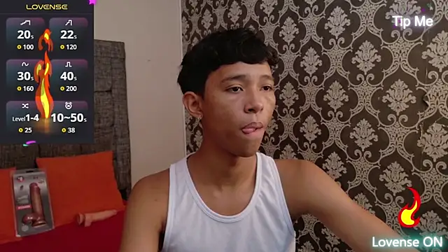 Snapshot of Little_Twink19x chatting on May 25, 2026, 7:45 pm Little Twink19x online show from May 25, 2026, 7:45 pm