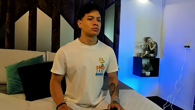 TonyPetrovjs online show from March 20, 2026, 5:08 am