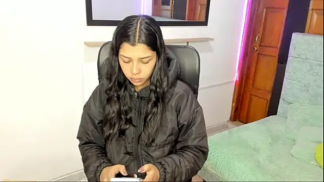 Snapshot of Aysha_winxs chatting on March 3, 2026, 2:51 am Aysha winxs online show from March 3, 2026, 2:51 am