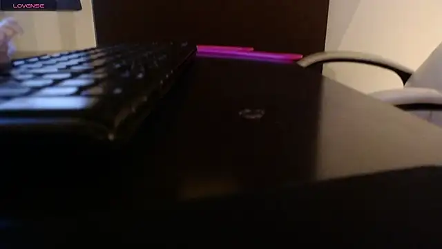 Snapshot of velvet_o chatting on February 21, 2026, 3:08 am velvet o online show from February 21, 2026, 3:08 am