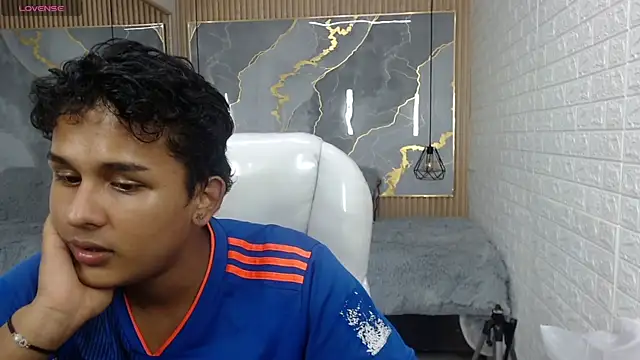 Snapshot of velvet_o chatting on March 2, 2026, 4:13 am velvet o online show from March 2, 2026, 4:13 am