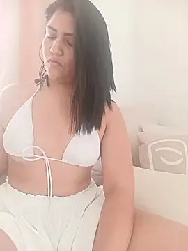 Snapshot of EmiliaVincenzo chatting on March 1, 2026, 1:22 pm EmiliaVincenzo online show from March 1, 2026, 1:22 pm