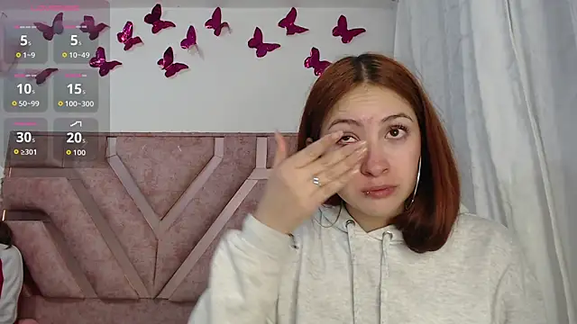 Roxy-Fox  online show from March 25, 2026, 2:55 am