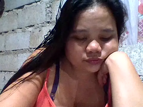 Snapshot of sweetlyn31 chatting on May 8, 2026, 12:31 pm sweetlyn31 online show from May 8, 2026, 12:31 pm