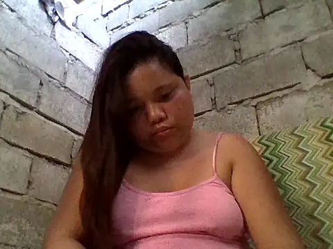 sweetlyn31 online show from April 6, 2026, 10:22 pm