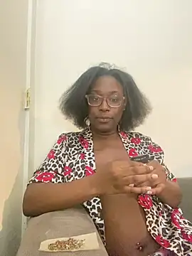 Snapshot of Sinfulwaterfalls chatting on May 7, 2026, 2:16 am Sinfulwaterfalls online show from May 7, 2026, 2:16 am