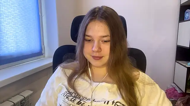 TomikoPfau online show from March 29, 2026, 8:05 am