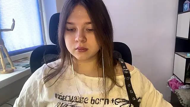 TomikoPfau online show from February 28, 2026, 7:41 am