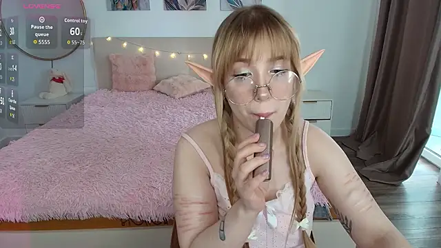 linaloon online show from March 18, 2026, 5:10 am