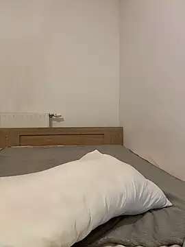  MillaCruz online show from March 20, 2026, 7:37 pm