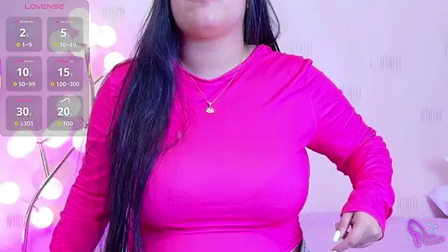 Snapshot of curvybuffgirllll chatting on May 12, 2026, 7:31 pm curvybuffgirllll online show from May 12, 2026, 7:31 pm