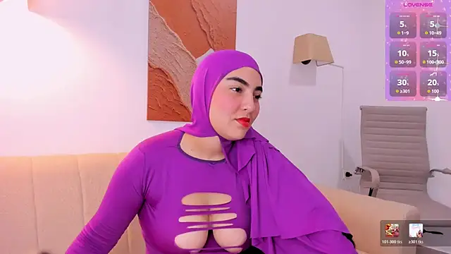 Snapshot of Malika_Noor chatting on June 29, 2026, 1:33 pm Malika Noor online show from June 29, 2026, 1:33 pm