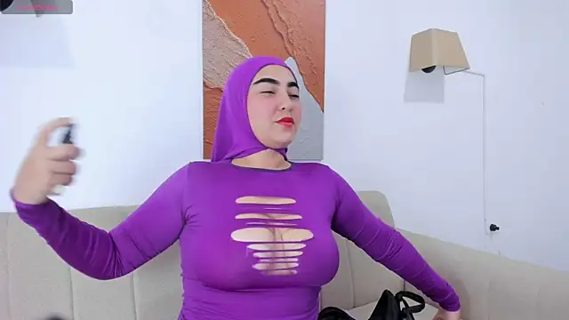Snapshot of Malika_Noor chatting on June 18, 2026, 2:00 pm Malika Noor online show from June 18, 2026, 2:00 pm
