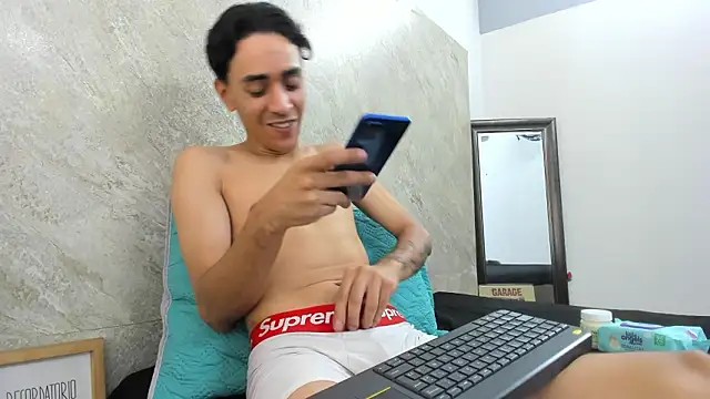 Mick-lollipop online show from March 9, 2026, 7:39 pm