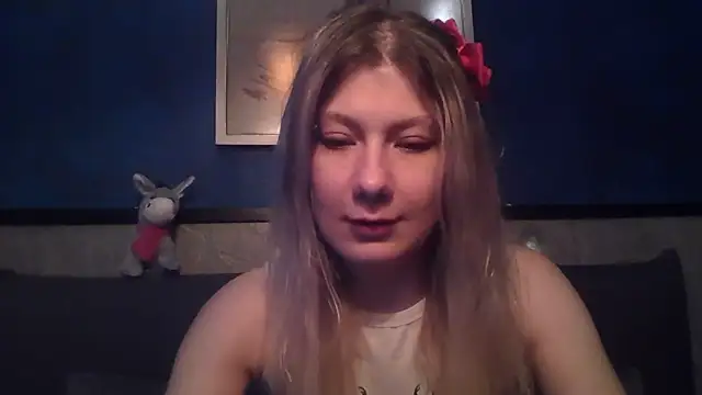 Foxy Bright online show from March 7, 2026, 12:32 pm