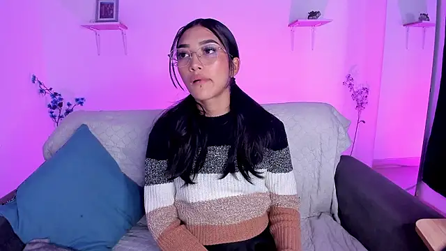 jaulyn 18 online show from March 26, 2026, 1:20 pm