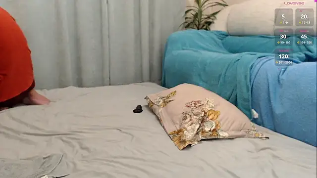 edifox089 online show from June 1, 2026, 10:42 pm