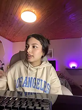 Mady Pink online show from March 17, 2026, 4:26 am