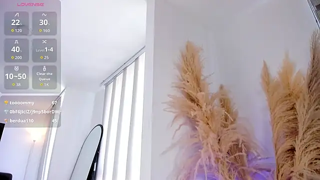 sofiawiliams online show from April 1, 2026, 1:41 pm