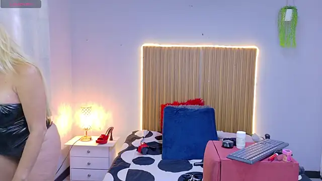 CIccioline pussyGolden online show from April 15, 2026, 7:58 pm