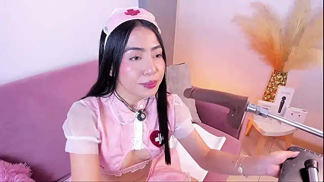 Valecute  online show from May 7, 2026, 8:01 pm
