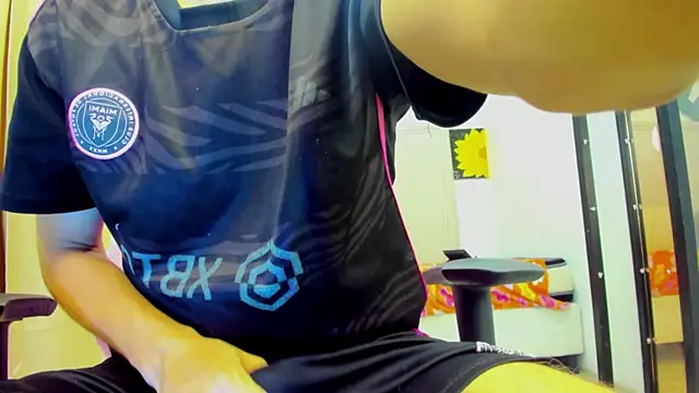 Bad bunnyy  online show from April 8, 2026, 12:17 pm