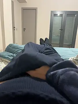 Snapshot of frenk33 chatting on February 28, 2026, 6:51 pm frenk33 online show from February 28, 2026, 6:51 pm